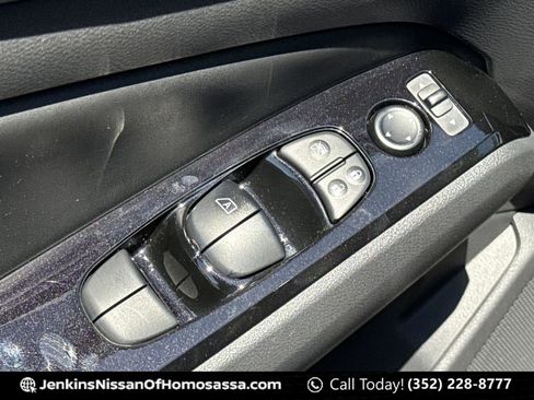 Certified 2024 Nissan Altima 2.5 SR w/ SR Premium Package FWD image 30