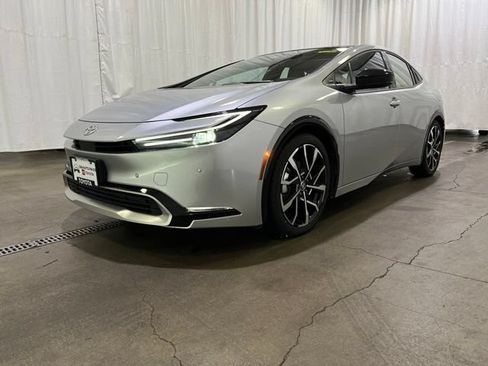 Used 2023 Toyota Prius Prime Premium FWD image 24