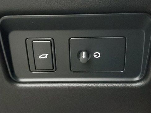 Certified 2025 Jaguar F-PACE R-Dynamic S image 34