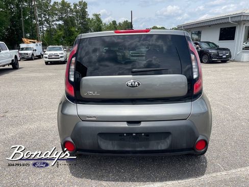 Used 2015 Kia Soul + FWD image 13