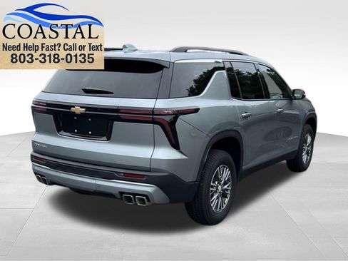 Used 2026 Chevrolet Traverse LT FWD image 6