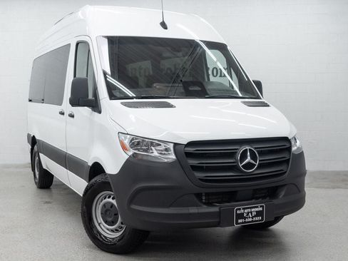 Used 2025 Mercedes-Benz Sprinter 2500 image 31