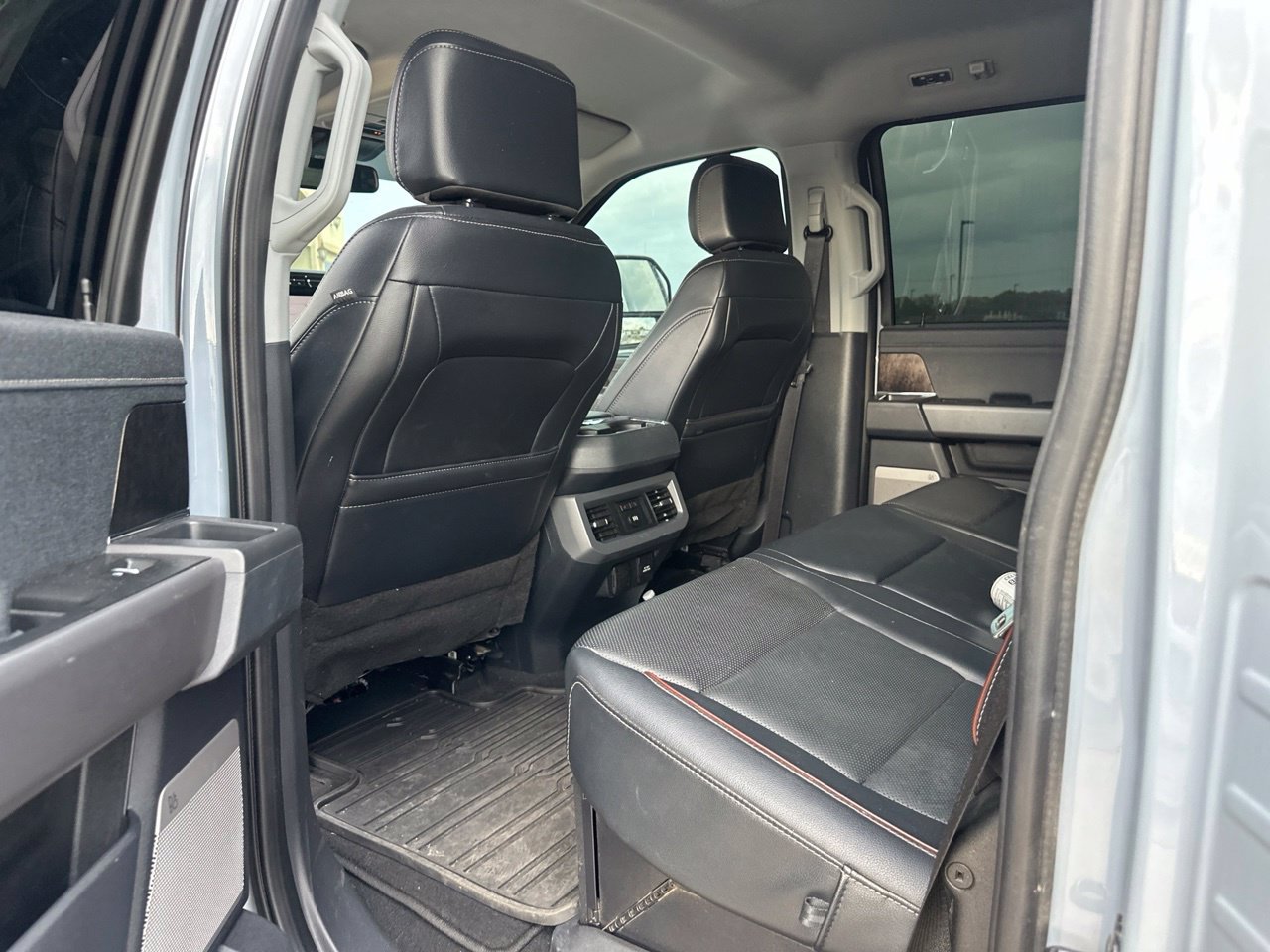 Used 2024 Ford F250 Lariat w/ Sport Appearance Package AWD/4WD image 16