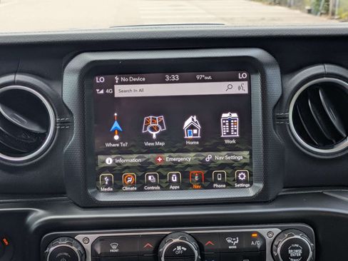 Used 2023 Jeep Wrangler Unlimited Sahara AWD/4WD image 16