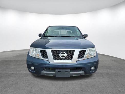 Used 2021 Nissan Frontier SV image 2