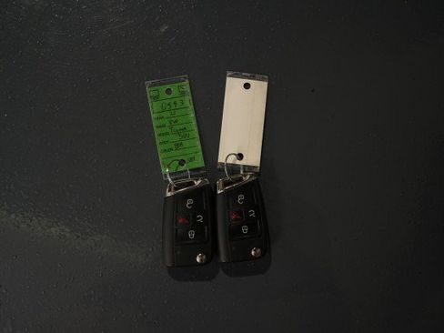 Used 2021 Volkswagen Tiguan SE R-Line image 51