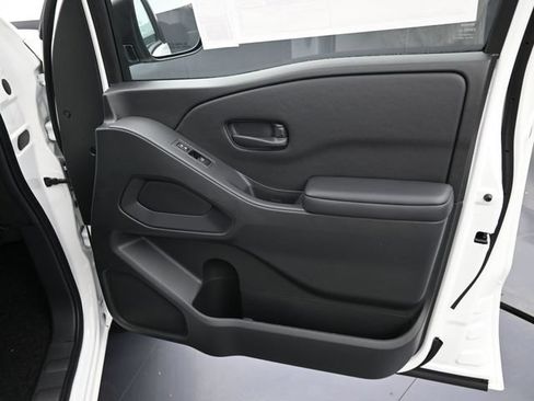 New 2026 Nissan Frontier SV AWD/4WD image 18