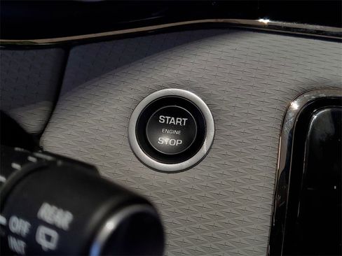 Used 2023 Land Rover Range Rover Evoque R-Dynamic S image 14