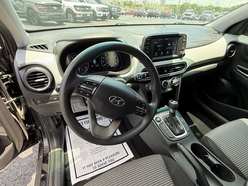 Used 2021 Hyundai Kona SE w/ Cargo Package FWD image 7