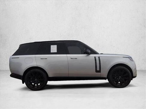 Used 2025 Land Rover Range Rover SE AWD/4WD image 4