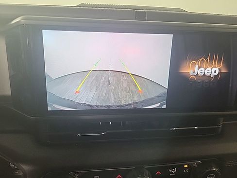 Used 2025 Jeep Wrangler Unlimited Rubicon image 15