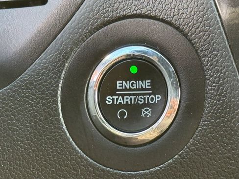 Used 2019 Ford Explorer XLT AWD/4WD image 39