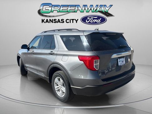 Used 2023 Ford Explorer XLT AWD/4WD image 6