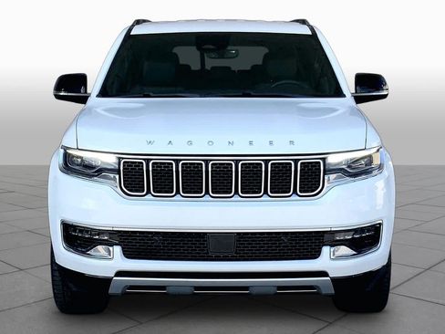 Used 2024 Jeep Wagoneer L Series II w/ Flexible Seating Group AWD/4WD image 4