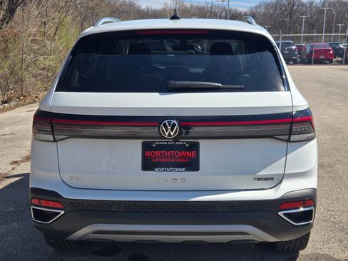 New 2026 Volkswagen Taos SEL AWD/4WD image 4