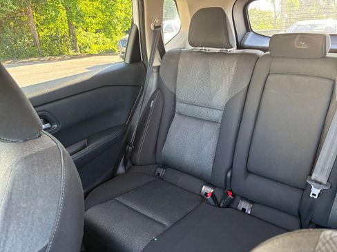 Used 2025 Nissan Rogue SV FWD image 40