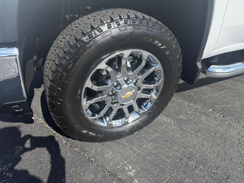 New 2026 Chevrolet Silverado 2500 LTZ w/ LTZ Premium Package AWD/4WD image 9