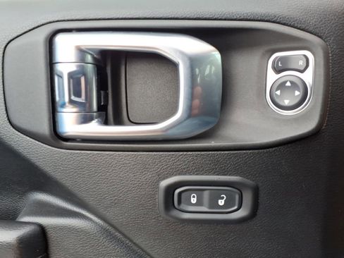 Used 2021 Jeep Wrangler Unlimited Sport S image 14