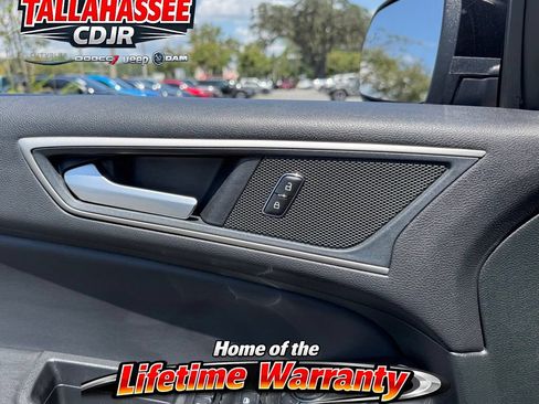 Used 2024 Ford Edge SEL AWD/4WD image 16