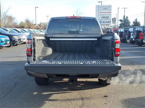 Used 2024 Nissan Frontier SV w/ SV Convenience Package image 10