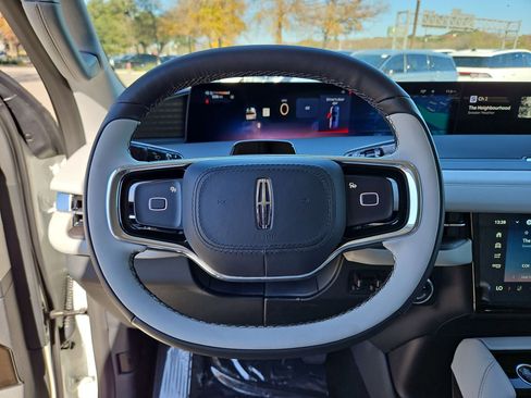 New 2025 Lincoln Navigator L Black Label image 19