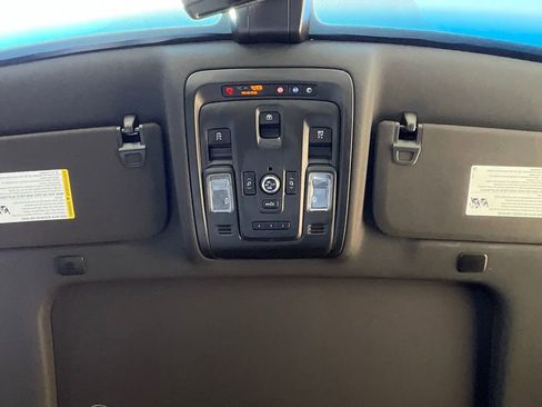 Used 2021 Chevrolet Suburban Z71 w/ Luxury Package AWD/4WD image 44