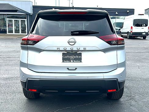 Used 2024 Nissan Rogue S image 7