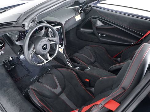 Used 2026 McLaren 750S Spider RWD image 26