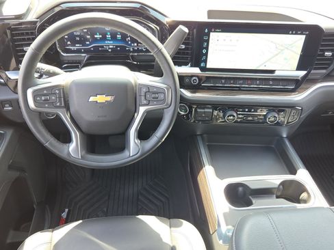 Used 2025 Chevrolet Silverado 2500 LT AWD/4WD image 11