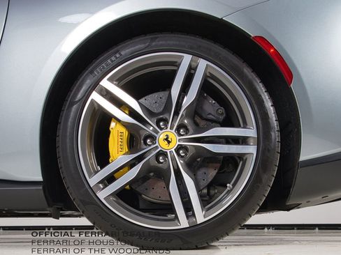 Used 2019 Ferrari Portofino image 16