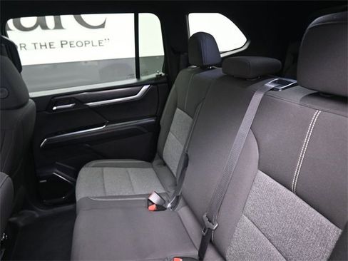 Used 2025 GMC Acadia Elevation image 21