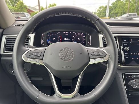 Certified 2023 Volkswagen Atlas SE w/ Panoramic Sunroof Package AWD/4WD image 16