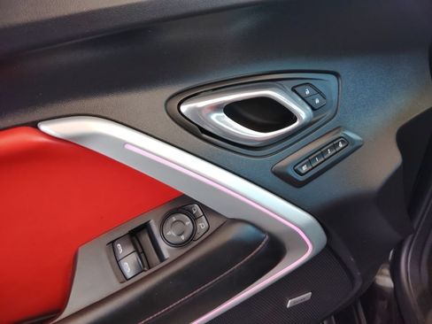 Used 2016 Chevrolet Camaro SS RWD image 21