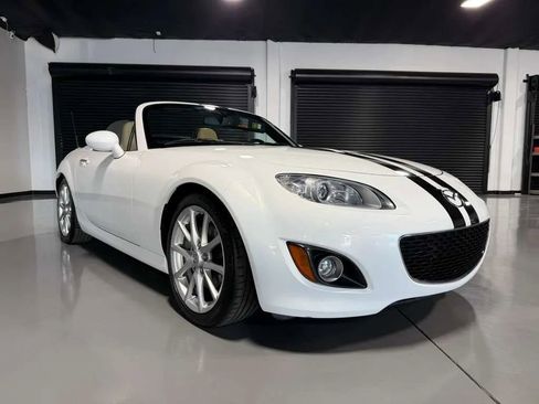 Used 2012 MAZDA MX-5 Miata Grand Touring w/ Premium Pkg RWD image 3