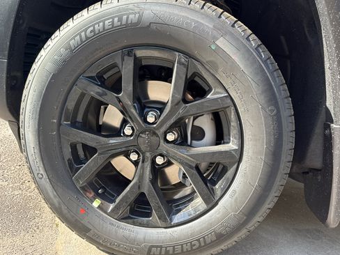 New 2026 Jeep Grand Cherokee Altitude RWD image 13