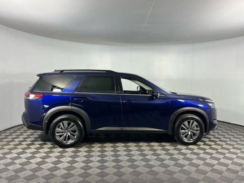 Used 2024 Nissan Pathfinder SV w/ Lighting Package (N92) image 5