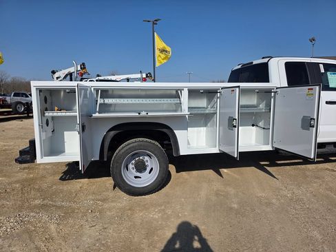 New 2026 Ford F550 4x4 Supercab Super Duty image 11