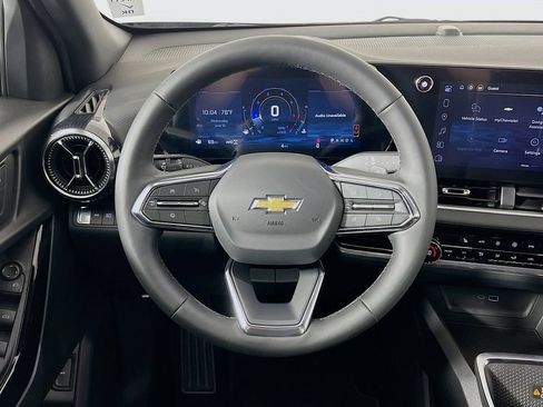 New 2026 Chevrolet Equinox LT w/ Convenience Package II AWD/4WD image 11