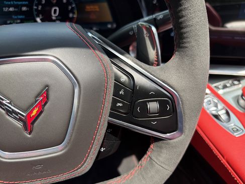 Used 2025 Chevrolet Corvette Z06 RWD image 20