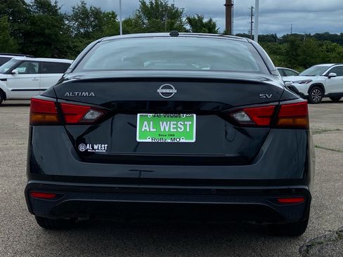 Used 2024 Nissan Altima 2.5 SV FWD image 4