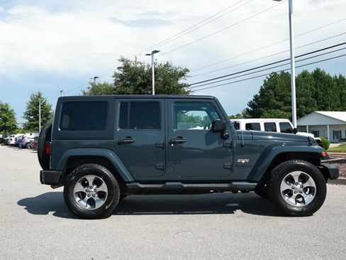 Used 2016 Jeep Wrangler Unlimited Sahara w/ Connectivity Group AWD/4WD image 4