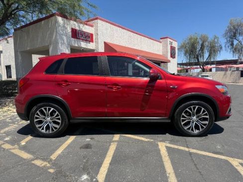Used 2018 Mitsubishi Outlander Sport ES FWD image 2