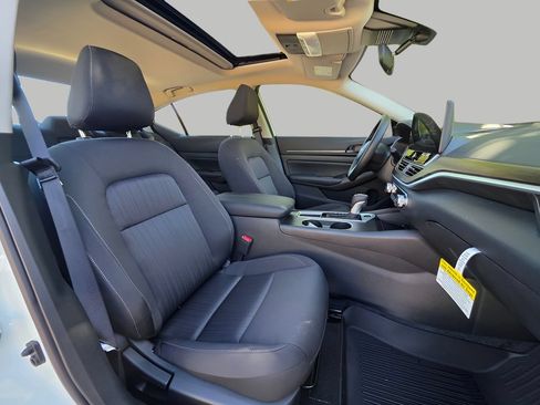 New 2026 Nissan Altima 2.5 SV w/ SV Special Edition Package FWD image 9