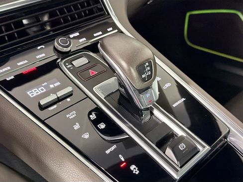 Used 2020 Porsche Panamera 4 AWD/4WD image 17