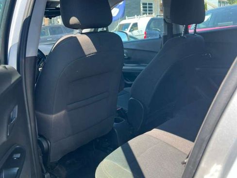 Used 2018 Chevrolet Trax LS FWD image 29