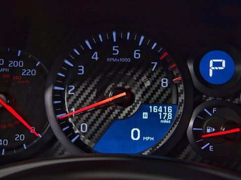 Used 2021 Nissan GT-R Premium image 23