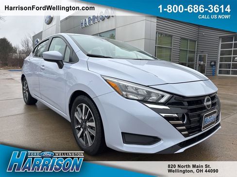 Used 2025 Nissan Versa SV image 1