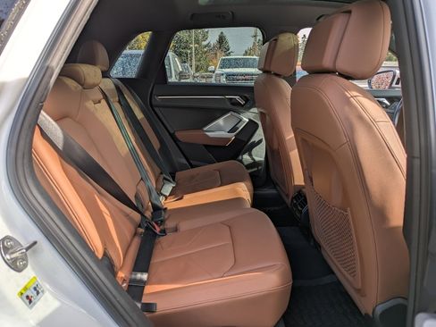 Used 2024 Audi Q3 2.0T Premium Plus image 36