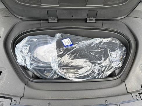 Used 2023 Volvo XC40 Recharge Plus w/ Protection Package Premier image 21