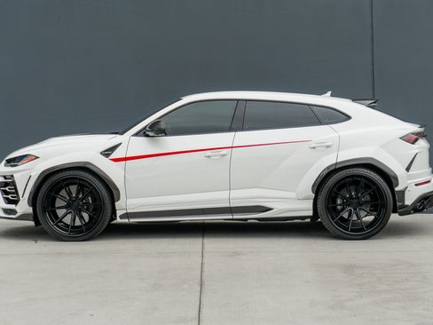 Used 2021 Lamborghini Urus AWD/4WD image 2